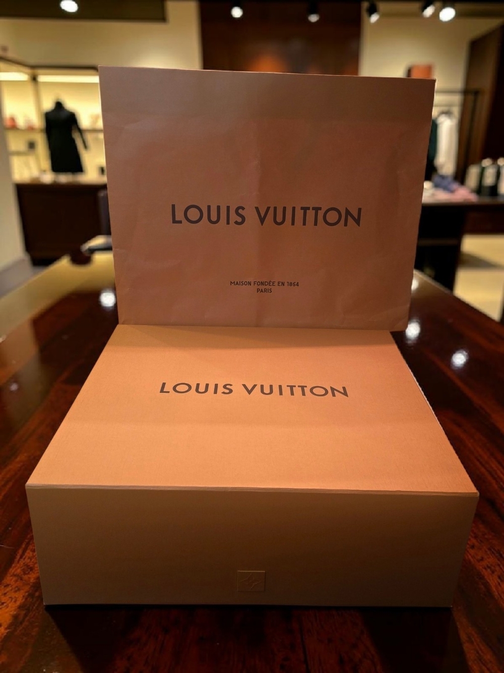Louis Vuitton XL Signature Orange Gift Box 18" X 14 5" X 6.5 " & XL Bag. New.